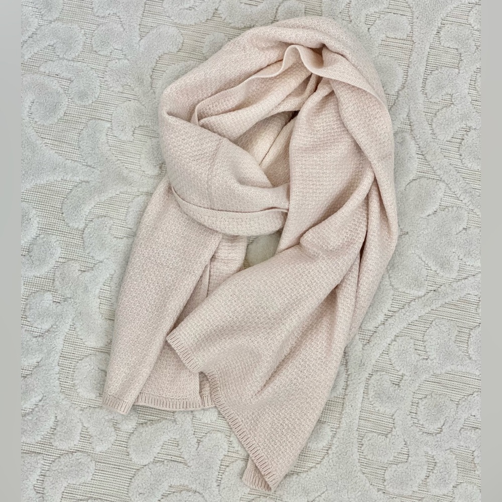 Banana Republic Blush Blanket Scarf